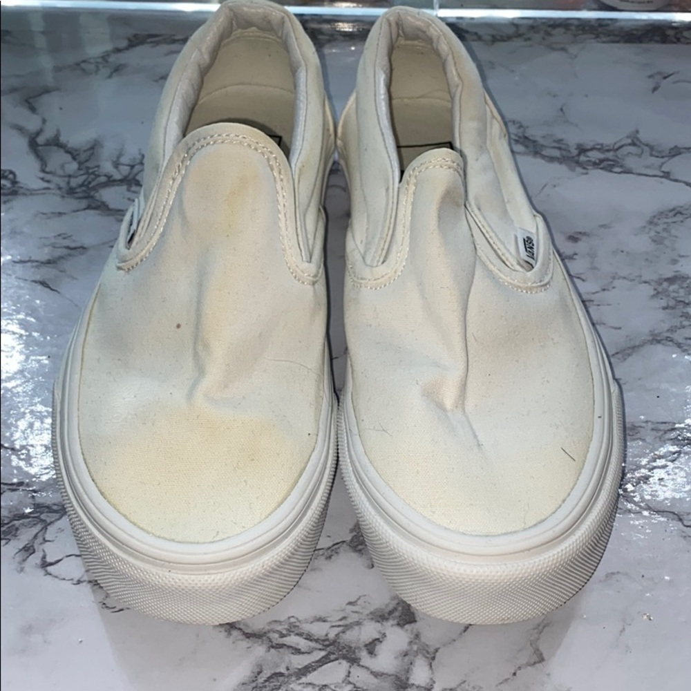 Vans slip on shoe white